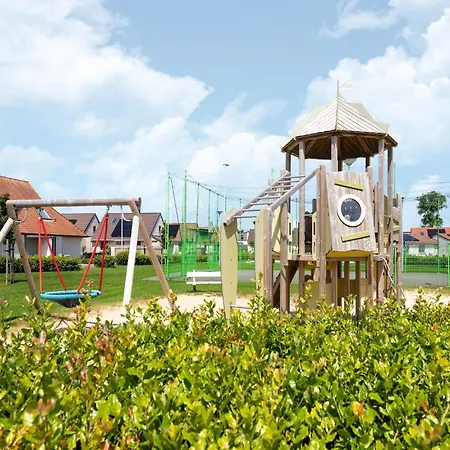 Holiday home In With Garden Koksijde