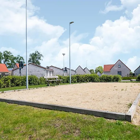 Holiday home In With Garden Koksijde