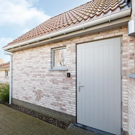 Holiday home Stylish Polder House In A Quiet Location